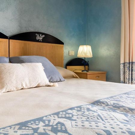 Hotel Villa Del Mare Solanas Solanas  Ngoại thất bức ảnh