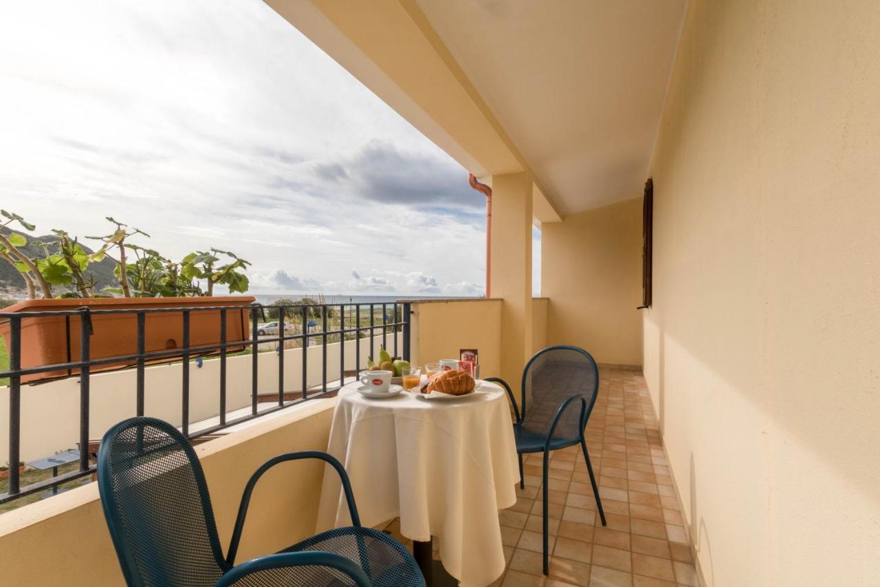 Hotel Villa Del Mare Solanas Solanas  Ngoại thất bức ảnh