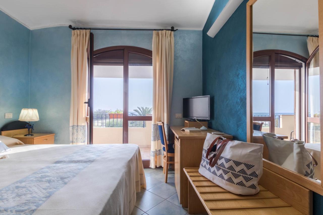 Hotel Villa Del Mare Solanas Solanas  Ngoại thất bức ảnh