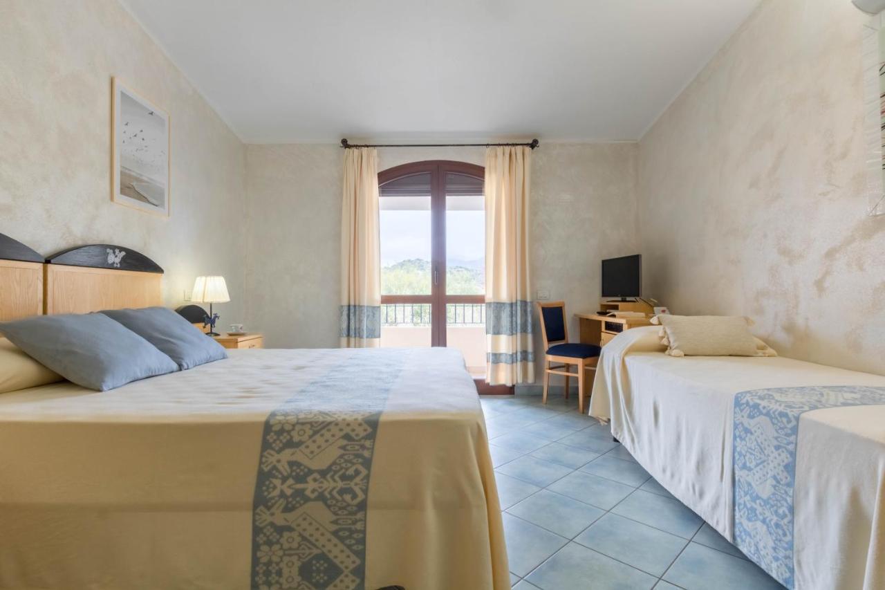 Hotel Villa Del Mare Solanas Solanas  Ngoại thất bức ảnh