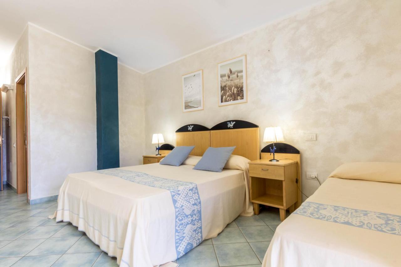 Hotel Villa Del Mare Solanas Solanas  Ngoại thất bức ảnh