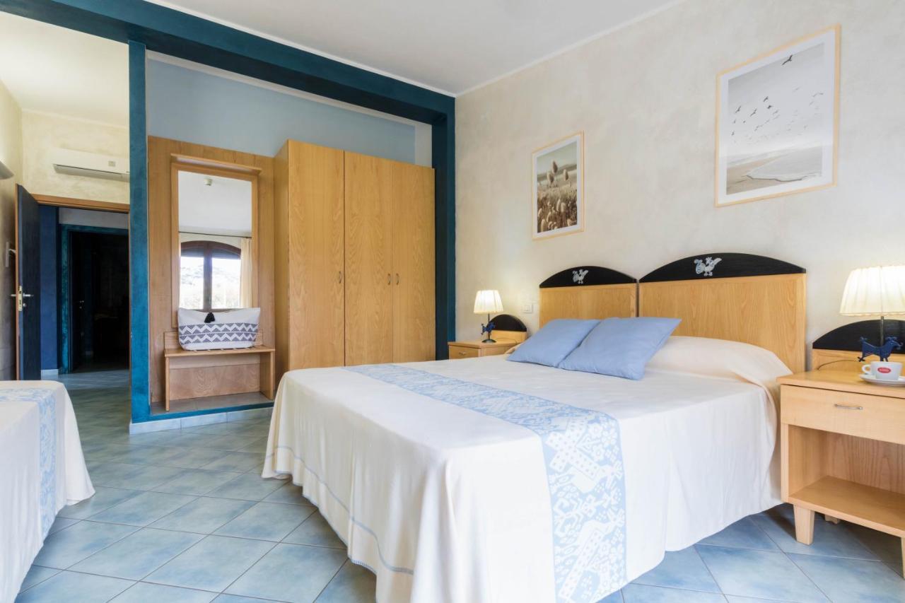 Hotel Villa Del Mare Solanas Solanas  Ngoại thất bức ảnh