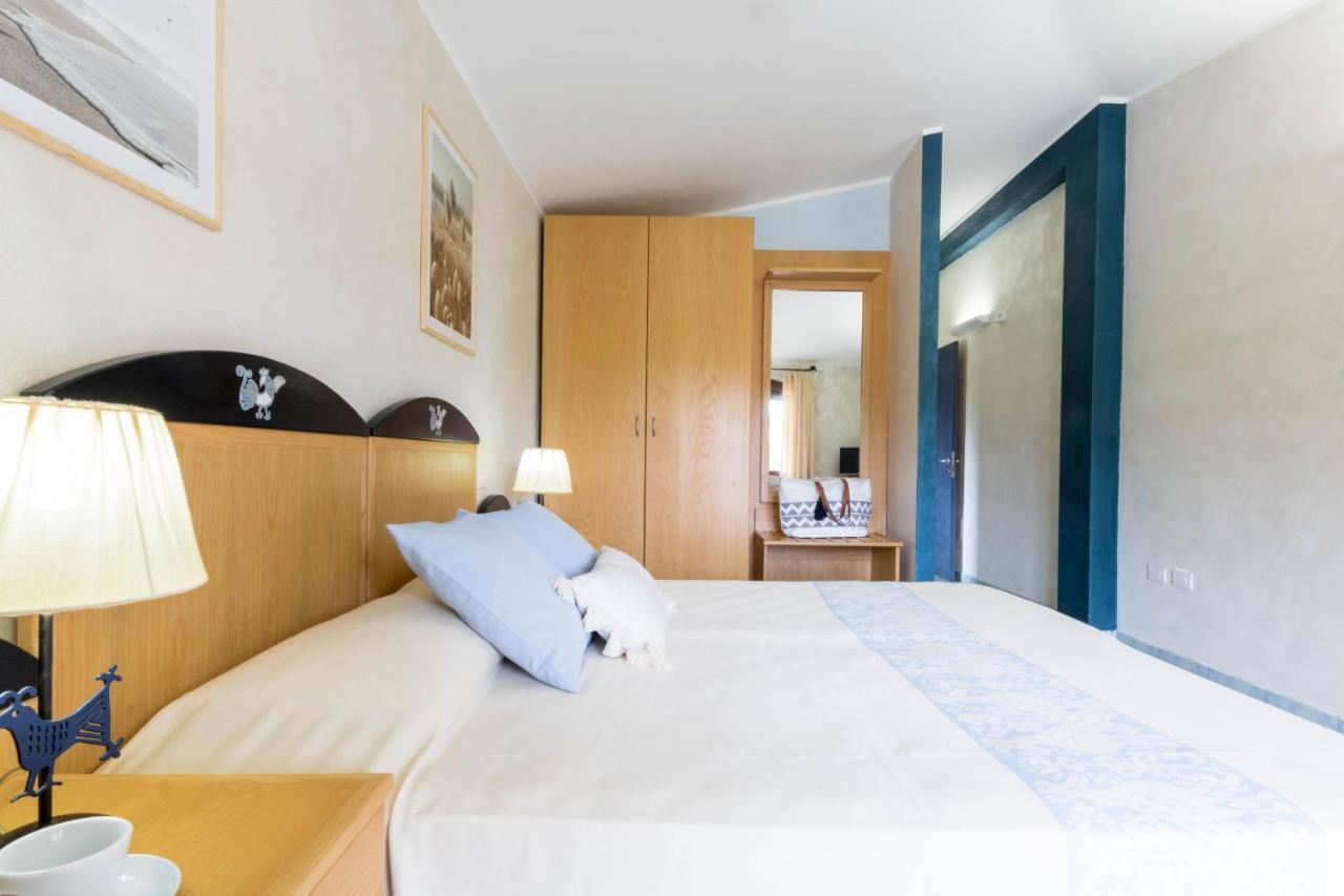Hotel Villa Del Mare Solanas Solanas  Ngoại thất bức ảnh