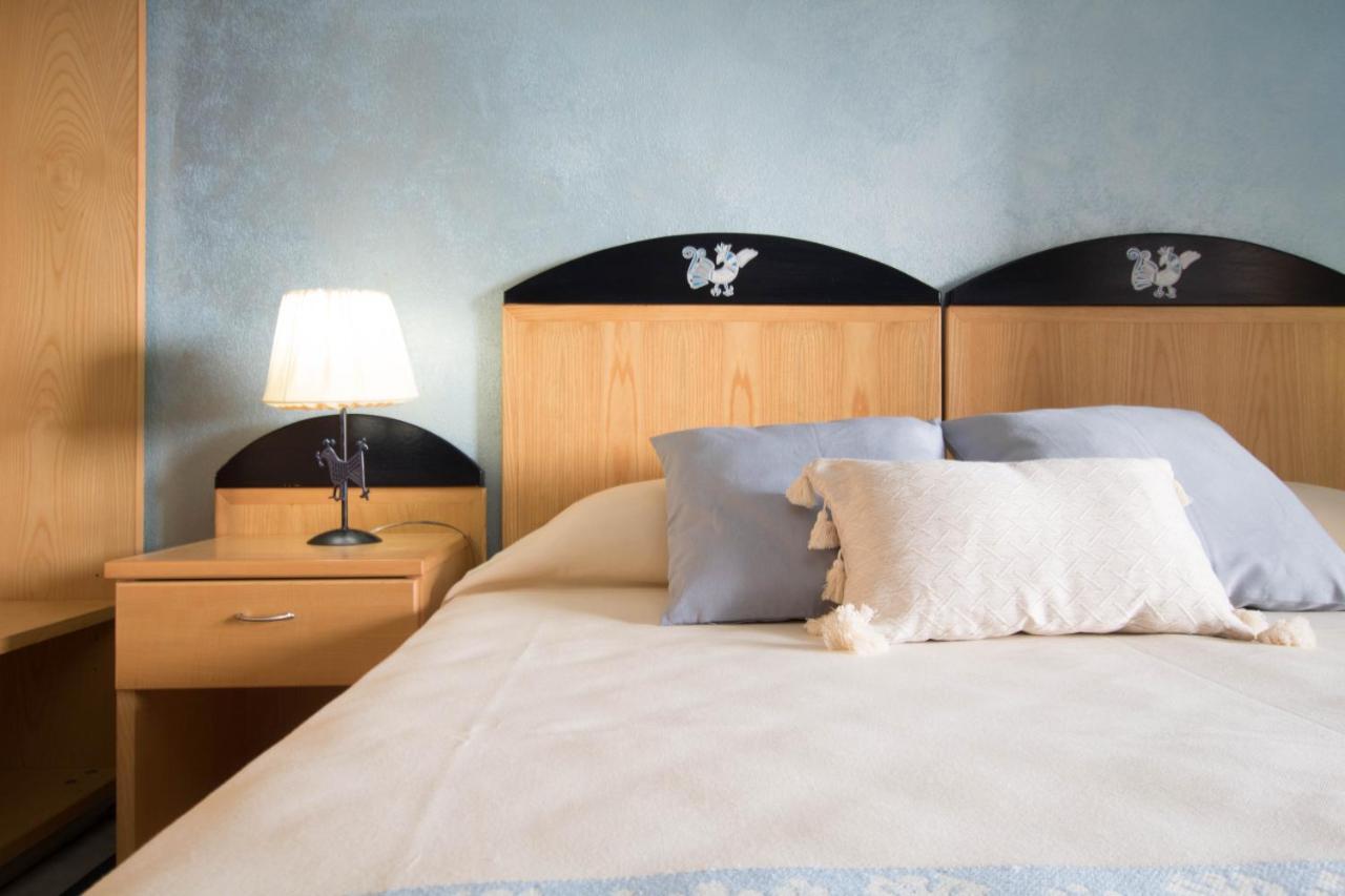 Hotel Villa Del Mare Solanas Solanas  Ngoại thất bức ảnh