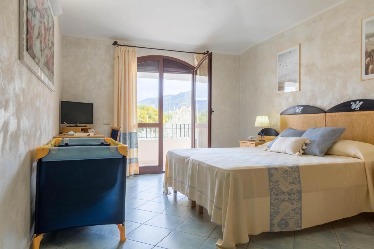 Hotel Villa Del Mare Solanas Solanas  Ngoại thất bức ảnh