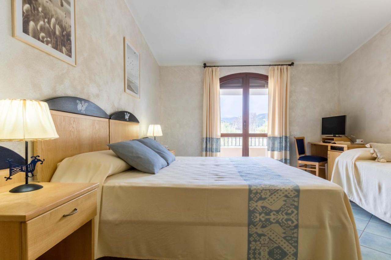 Hotel Villa Del Mare Solanas Solanas  Ngoại thất bức ảnh