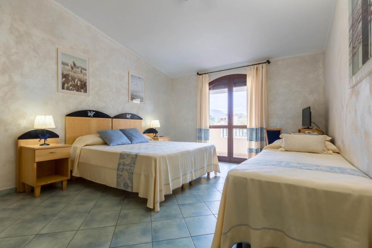 Hotel Villa Del Mare Solanas Solanas  Ngoại thất bức ảnh