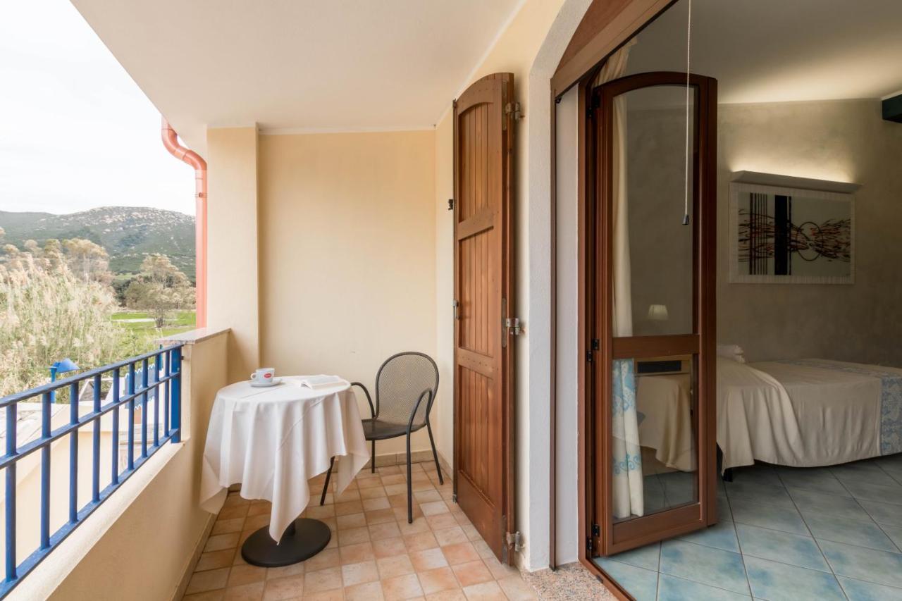 Hotel Villa Del Mare Solanas Solanas  Ngoại thất bức ảnh